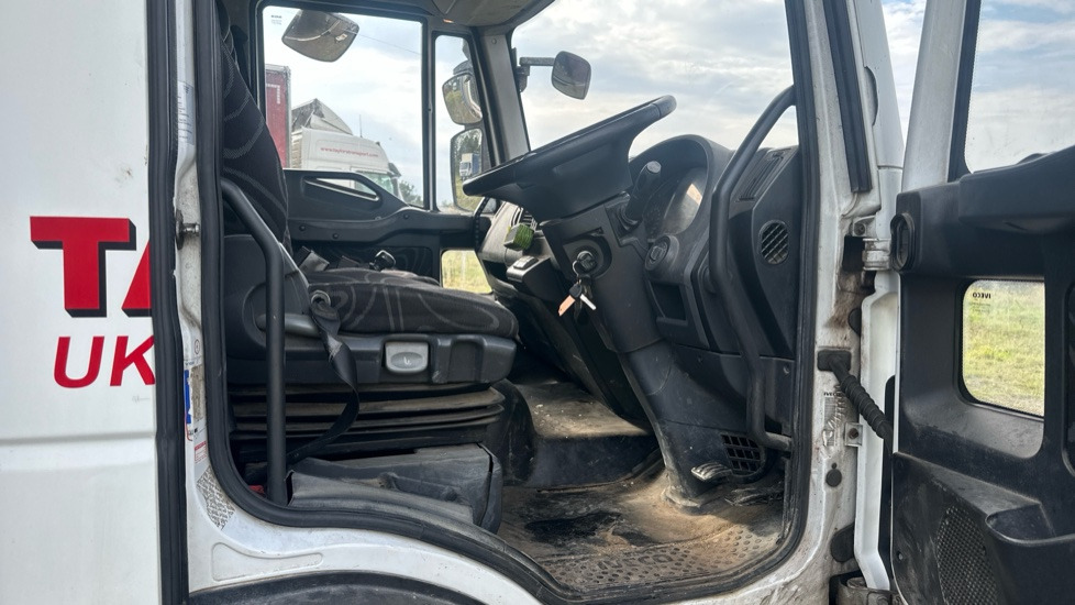 IVECO EUROCARGO  75E16 - Curtainsider truck: picture 5 IVECO EUROCARGO  75E16 - Curtainsider truck: picture 5