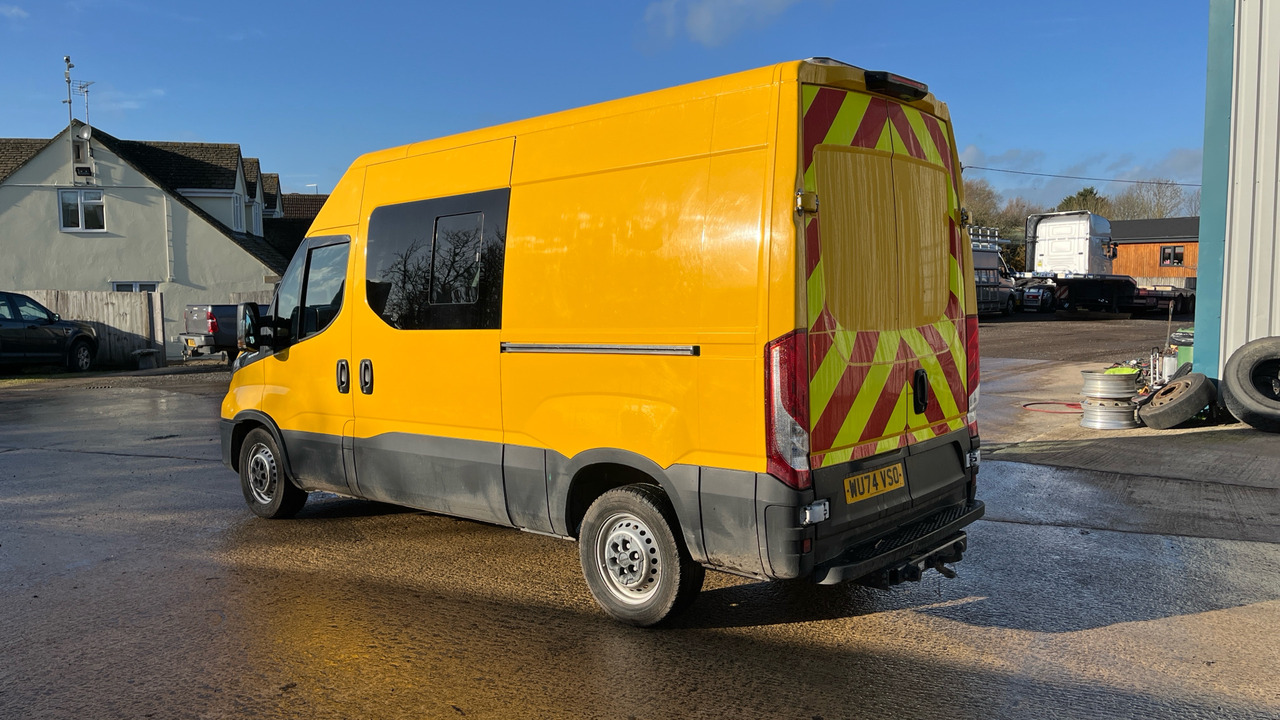 Iveco Daily 35-140 - Combi van: picture 3 Iveco Daily 35-140 - Combi van: picture 3