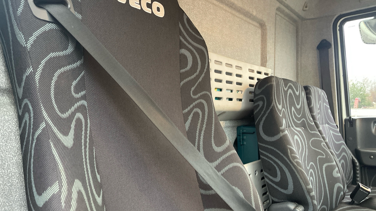 Dropside/ Flatbed truck Iveco Eurocargo 75-160: picture 8 Dropside/ Flatbed truck Iveco Eurocargo 75-160: picture 8