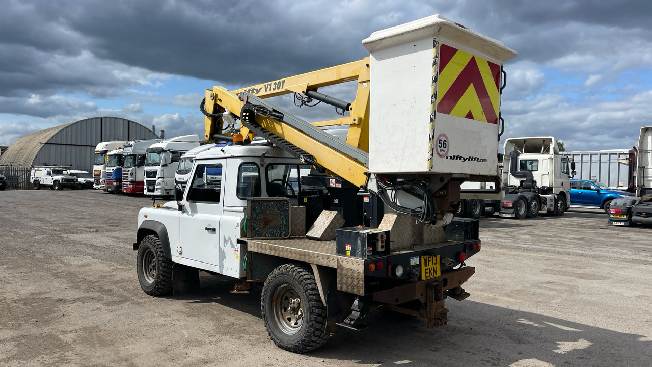 Land Rover Defender 110 2.2 TDCI - Truck mounted aerial platform: picture 3 Land Rover Defender 110 2.2 TDCI - Truck mounted aerial platform: picture 3