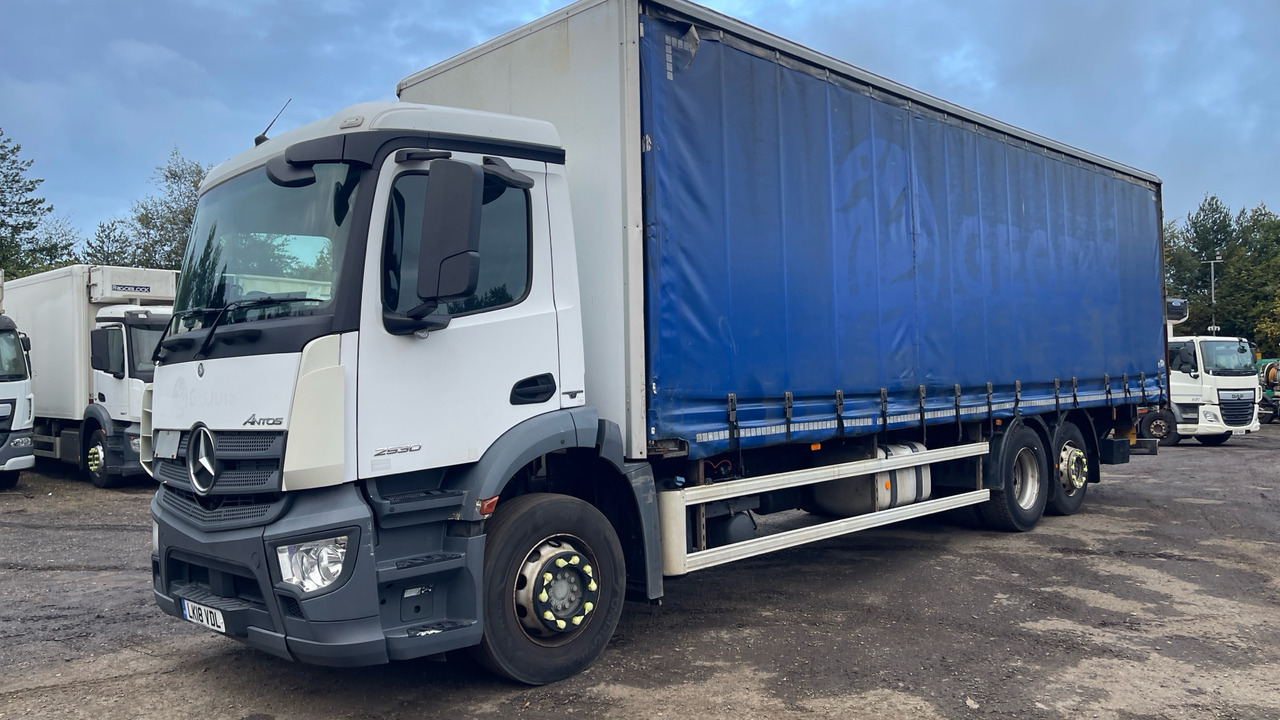 MERCEDES-BENZ ANTOS 2530 - Curtainsider truck: picture 2 MERCEDES-BENZ ANTOS 2530 - Curtainsider truck: picture 2
