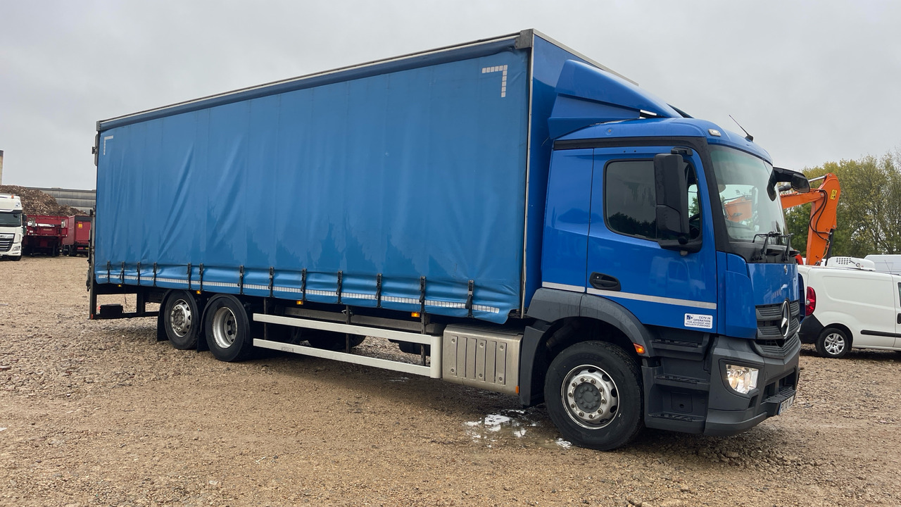 Mercedes-Benz Antos - Curtainsider truck: picture 1 Mercedes-Benz Antos - Curtainsider truck: picture 1