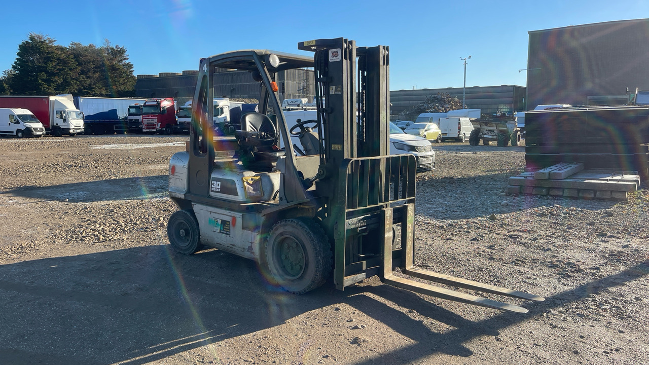 NISSAN YG1D2A300 - Diesel forklift: picture 2 NISSAN YG1D2A300 - Diesel forklift: picture 2