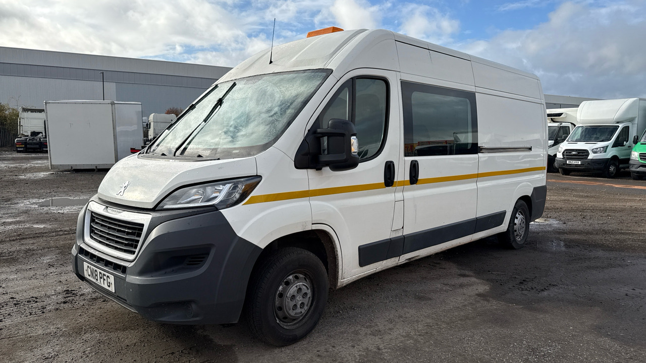 PEUGEOT BOXER 335 2.0 BlueHDi H2 30ps - Combi van: picture 3 PEUGEOT BOXER 335 2.0 BlueHDi H2 30ps - Combi van: picture 3