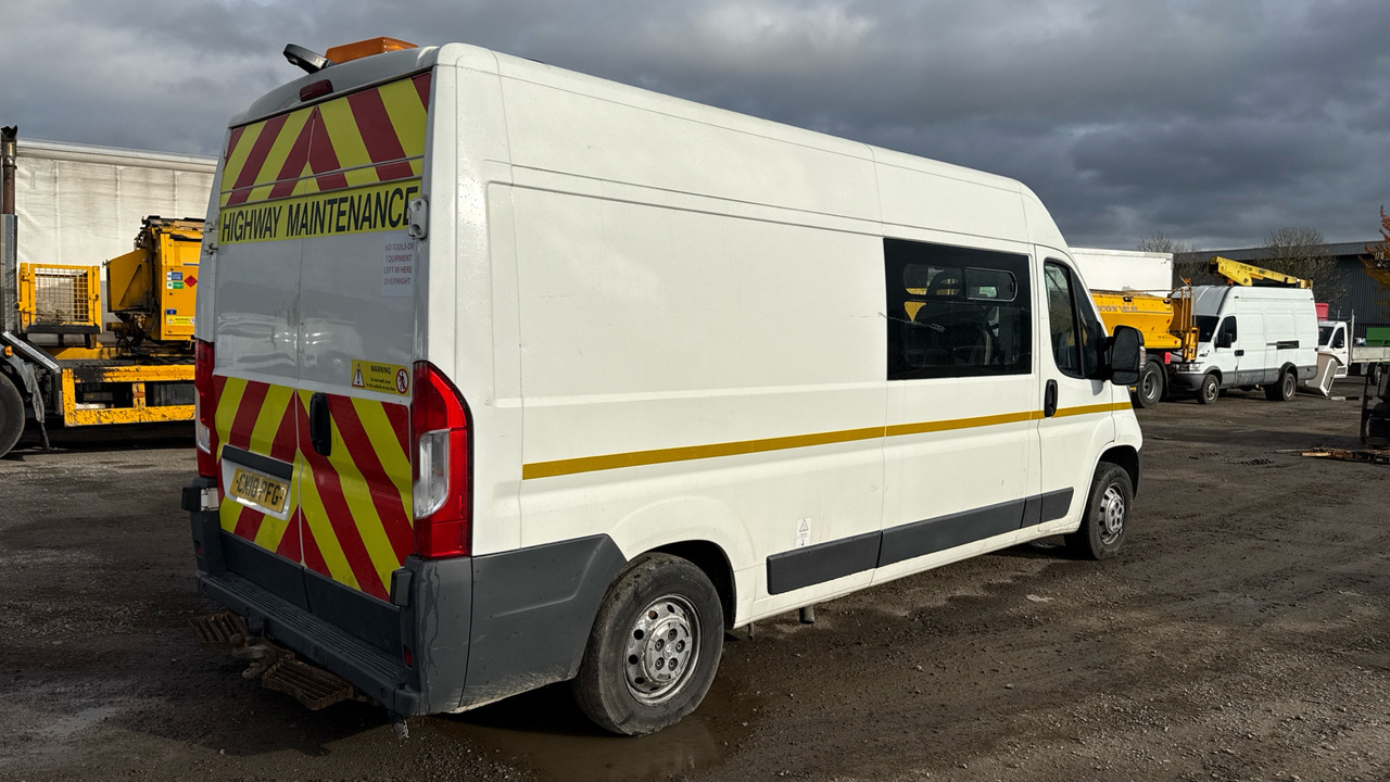PEUGEOT BOXER 335 2.0 BlueHDi H2 30ps - Combi van: picture 5 PEUGEOT BOXER 335 2.0 BlueHDi H2 30ps - Combi van: picture 5