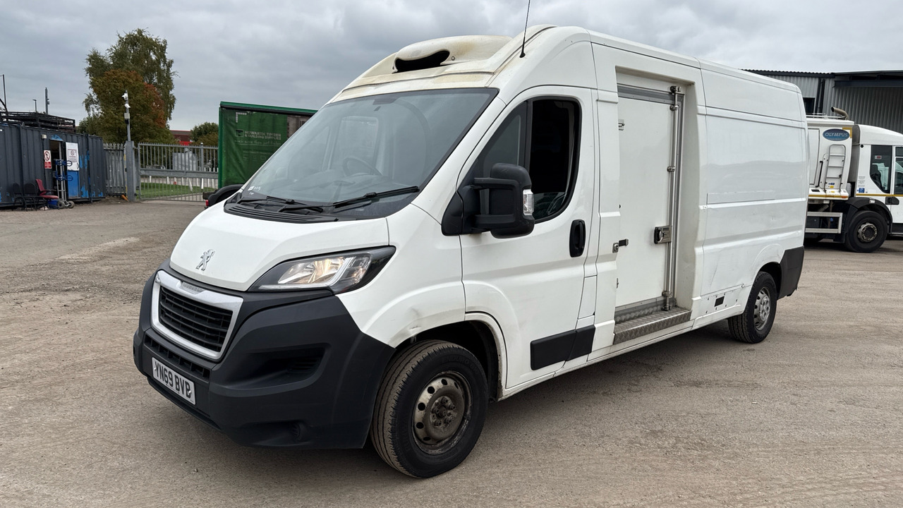 PEUGEOT BOXER 355 2.0 BlueHDi 130ps - Refrigerated van: picture 2 PEUGEOT BOXER 355 2.0 BlueHDi 130ps - Refrigerated van: picture 2