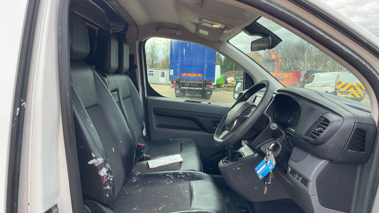 PEUGEOT EXPERT PROFESSIONAL 1200 1.5 BLUE HDI 100PS - Small van: picture 5 PEUGEOT EXPERT PROFESSIONAL 1200 1.5 BLUE HDI 100PS - Small van: picture 5