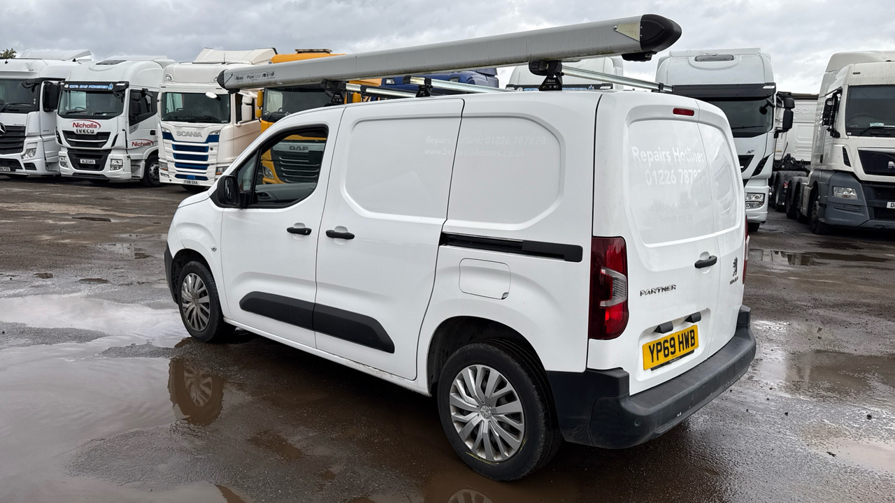 PEUGEOT PARTNER 1000 1.5 BlueHDi 100PS - Small van: picture 3 PEUGEOT PARTNER 1000 1.5 BlueHDi 100PS - Small van: picture 3