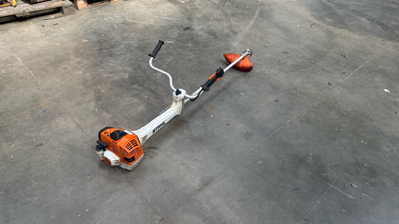 STIHL FS490C STRIMMER - Construction equipment: picture 1 STIHL FS490C STRIMMER - Construction equipment: picture 1