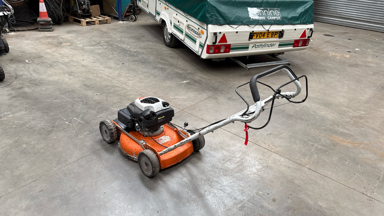 STIHL RM4 RTP - Garden mower: picture 3 STIHL RM4 RTP - Garden mower: picture 3
