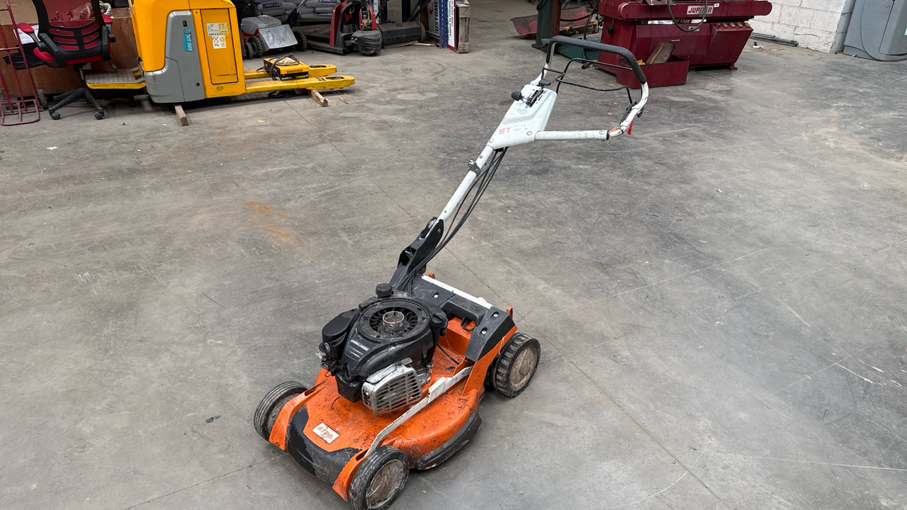 STIHL - Garden mower: picture 2 STIHL - Garden mower: picture 2