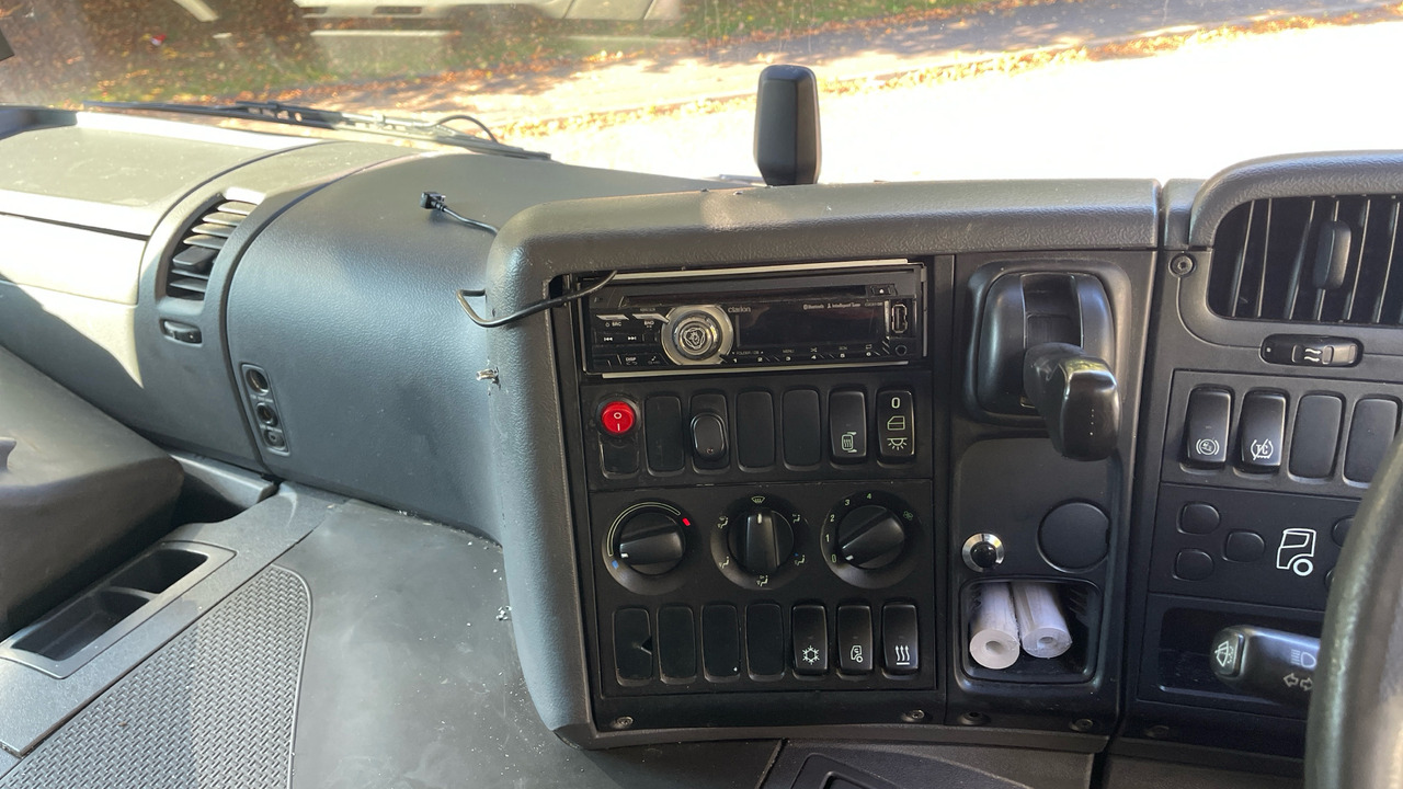 Refrigerator truck Scania P 250: picture 7