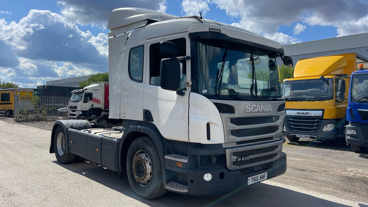 Tractor unit SCANIA P 410: picture 1