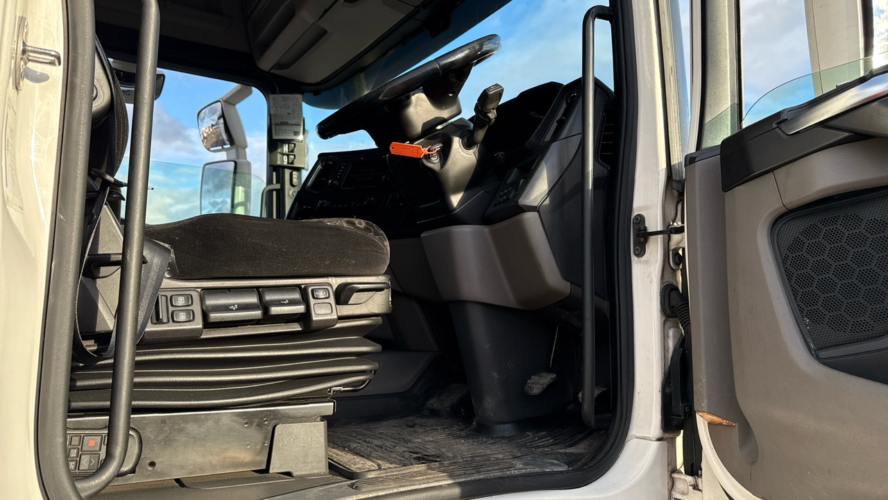 SCANIA R 450 - Tractor unit: picture 5 SCANIA R 450 - Tractor unit: picture 5