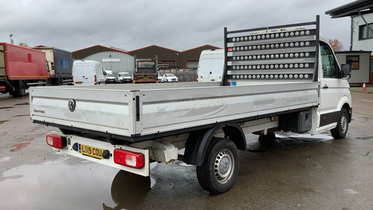 VOLKSWAGEN CRAFTER CR35 2.0 TDI 140PS STARTLINE - Flatbed van: picture 4 VOLKSWAGEN CRAFTER CR35 2.0 TDI 140PS STARTLINE - Flatbed van: picture 4