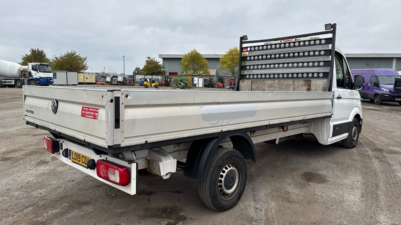 VOLKSWAGEN CRAFTER CR35 2.0 TDI 140PS - Flatbed van: picture 4 VOLKSWAGEN CRAFTER CR35 2.0 TDI 140PS - Flatbed van: picture 4