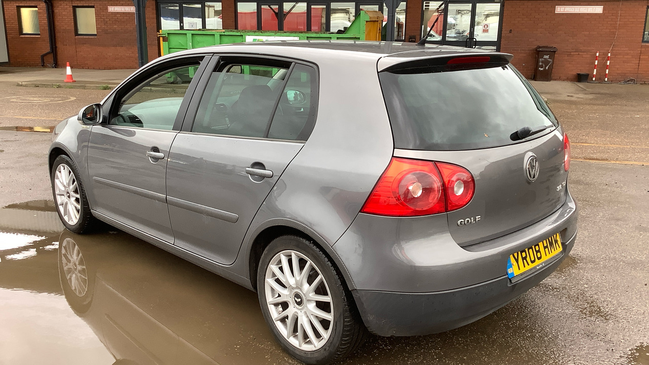 VOLKSWAGEN GOLF GT 2.0 TDI 140PS - Hatchback: picture 3 VOLKSWAGEN GOLF GT 2.0 TDI 140PS - Hatchback: picture 3