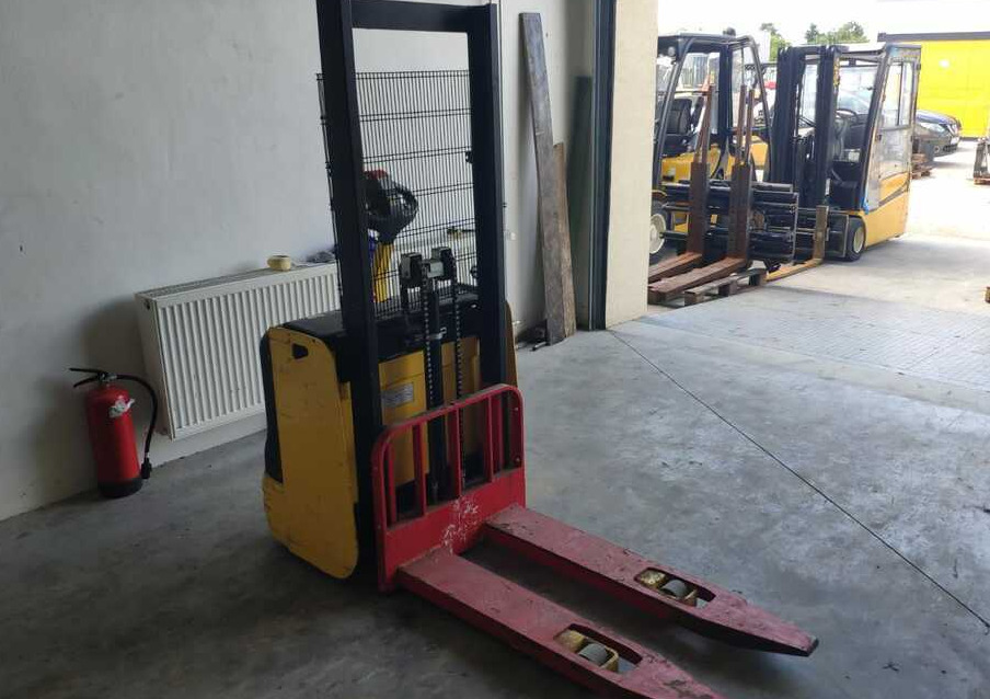 Hyster S1.0E - Stacker: picture 2 Hyster S1.0E - Stacker: picture 2