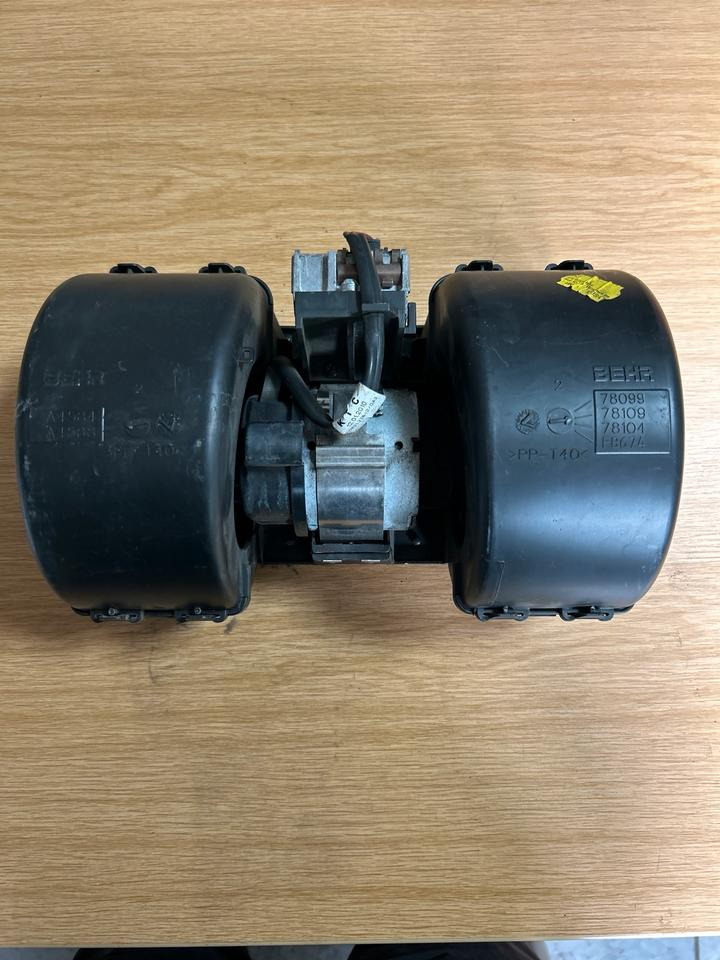 DAF CF Klimaanlage Motor A4584/A4588 - Cooling system for Truck: picture 1 DAF CF Klimaanlage Motor A4584/A4588 - Cooling system for Truck: picture 1