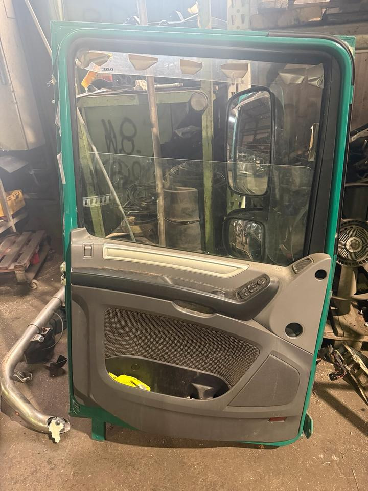 DAF XF 460 EU6 Fahrertür Grün Links Spiegel Innenverkleidung - Door and parts for Truck: picture 2 DAF XF 460 EU6 Fahrertür Grün Links Spiegel Innenverkleidung - Door and parts for Truck: picture 2