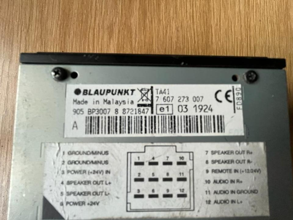 MAN BLAUPUNKT Audio Verstärker 7 607 273 007 - ECU for Truck: picture 3 MAN BLAUPUNKT Audio Verstärker 7 607 273 007 - ECU for Truck: picture 3