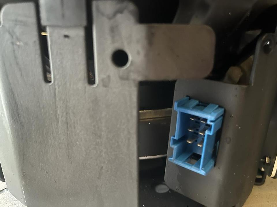 MAN Blaupunkt Lautsprecher TGS TGX TGL TGM 81281026080 - Body and exterior for Truck: picture 3 MAN Blaupunkt Lautsprecher TGS TGX TGL TGM 81281026080 - Body and exterior for Truck: picture 3