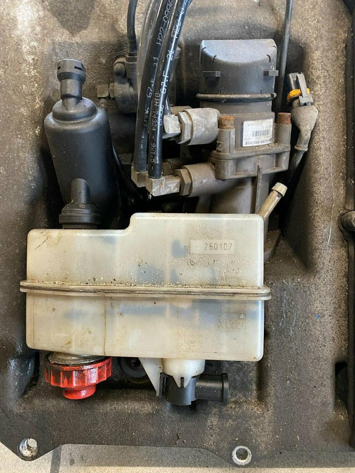 MAN TGA TGX Fußbremsventil Bremsventil 81.25970.6100 - Brake valve for Truck: picture 2 MAN TGA TGX Fußbremsventil Bremsventil 81.25970.6100 - Brake valve for Truck: picture 2