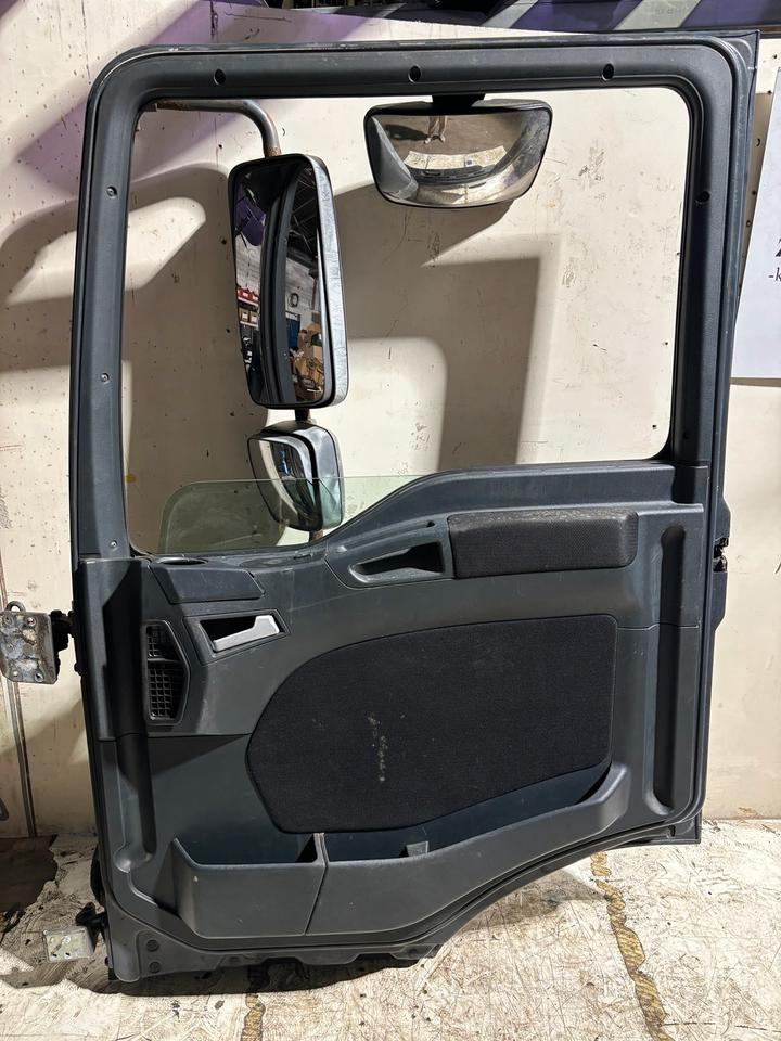 MAN TGL Beifahrertür,grau,Spiegel&Innenverkleidung LN 25 - Door and parts for Truck: picture 3 MAN TGL Beifahrertür,grau,Spiegel&Innenverkleidung LN 25 - Door and parts for Truck: picture 3