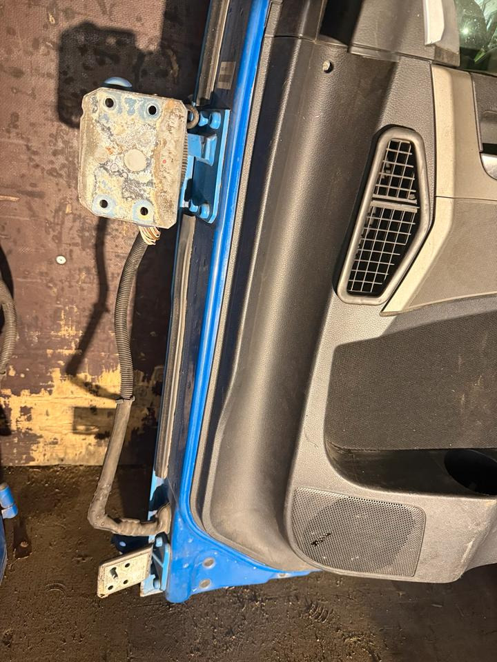 MAN TGS EU5 Beifahrertür Blau Spiegel Innenverkleidung LN 54 - Door and parts for Truck: picture 3 MAN TGS EU5 Beifahrertür Blau Spiegel Innenverkleidung LN 54 - Door and parts for Truck: picture 3