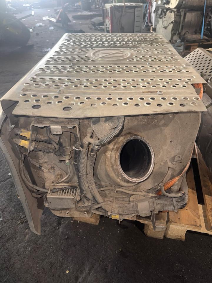 Mercedes Actros MP4 Auspuff Katalysator A0094905712 - Catalytic converter for Truck: picture 5 Mercedes Actros MP4 Auspuff Katalysator A0094905712 - Catalytic converter for Truck: picture 5