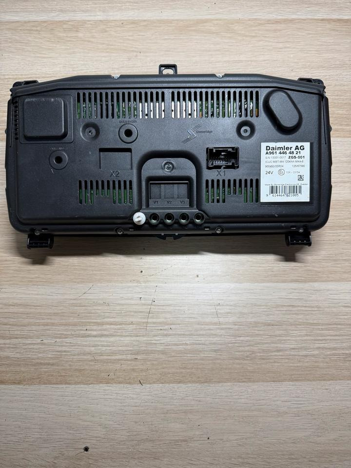 Mercedes Actros MP4 Kombiinstrument / Tacho A9614464821 - Dashboard: picture 3 Mercedes Actros MP4 Kombiinstrument / Tacho A9614464821 - Dashboard: picture 3