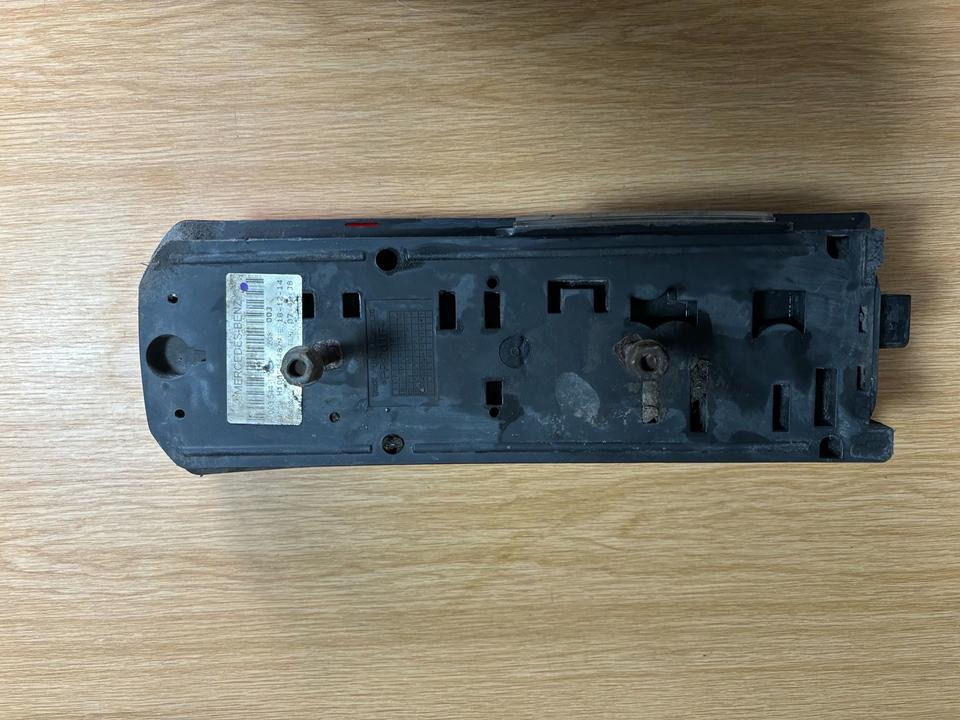 Mercedes Actros MP4 Rücklicht Links A0035441703 SN 09 - Tail light for Truck: picture 2 Mercedes Actros MP4 Rücklicht Links A0035441703 SN 09 - Tail light for Truck: picture 2