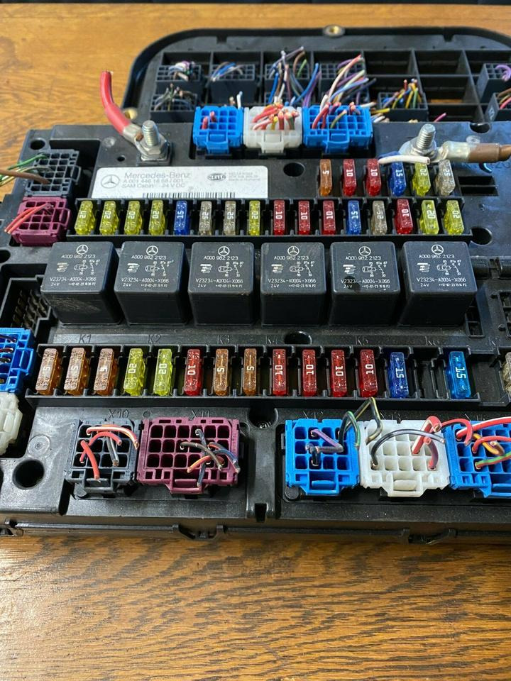 Mercedes Actros MP4 Sicherungskasten A 001 446 16 58 - Fuse for Truck: picture 3 Mercedes Actros MP4 Sicherungskasten A 001 446 16 58 - Fuse for Truck: picture 3