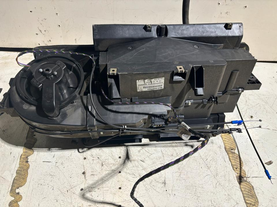 Mercedes Atego 1 Heizungskasten/Klimakasten A9738300161 - Heating/ Ventilation for Truck: picture 5 Mercedes Atego 1 Heizungskasten/Klimakasten A9738300161 - Heating/ Ventilation for Truck: picture 5