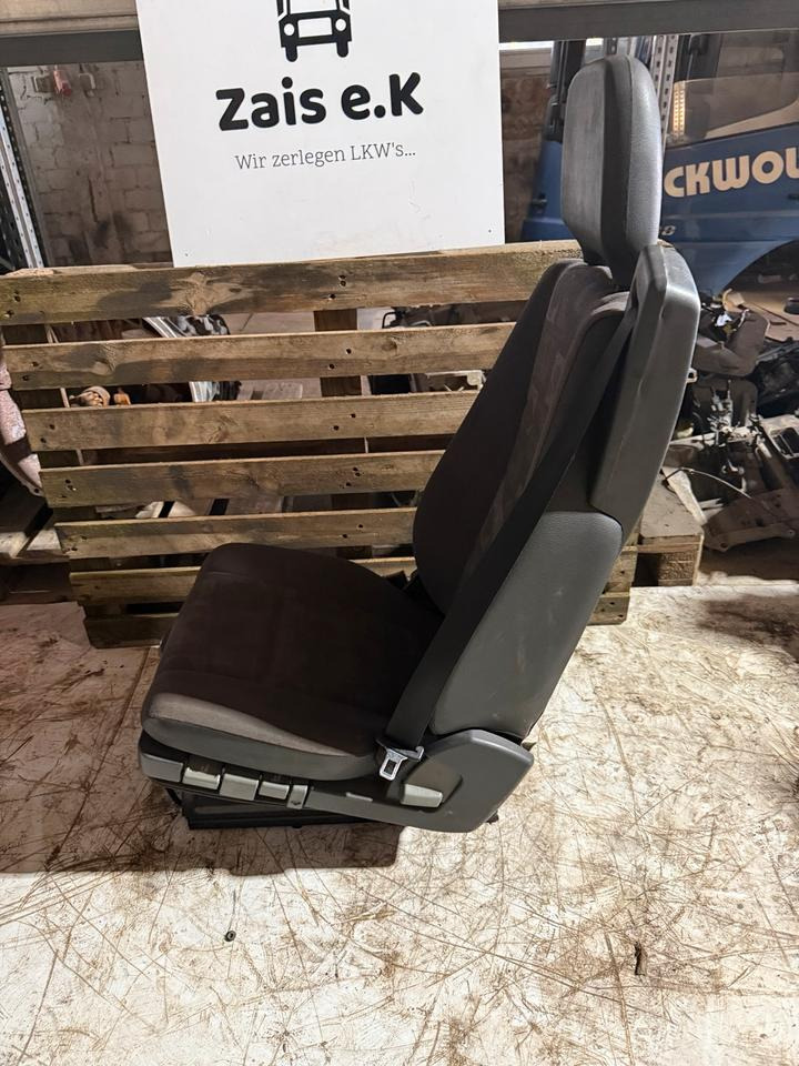 Mercedes Atego 2 Fahrersitz - Seat for Truck: picture 4 Mercedes Atego 2 Fahrersitz - Seat for Truck: picture 4