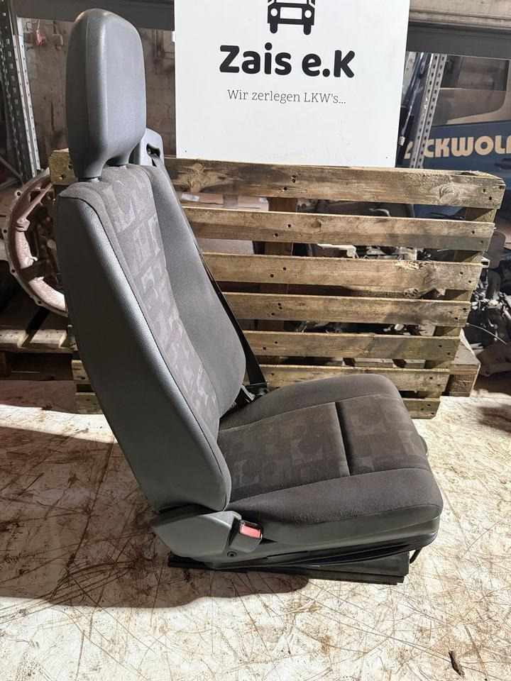Mercedes Atego 2 Fahrersitz - Seat for Truck: picture 2 Mercedes Atego 2 Fahrersitz - Seat for Truck: picture 2
