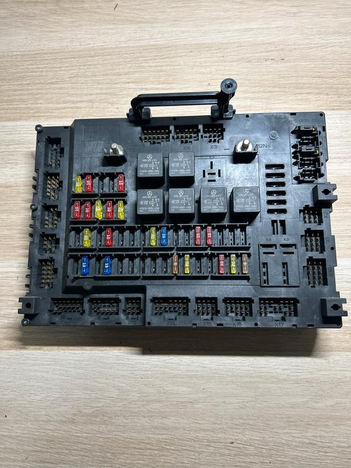 Mercedes Atego 4 EU6 Sicherungskasten A0014461958 - Fuse: picture 2 Mercedes Atego 4 EU6 Sicherungskasten A0014461958 - Fuse: picture 2