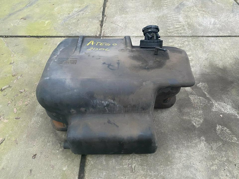 Mercedes Atego Tank Tankbehälter A 9704711501, A9704711201 - Fuel tank for Truck: picture 2 Mercedes Atego Tank Tankbehälter A 9704711501, A9704711201 - Fuel tank for Truck: picture 2