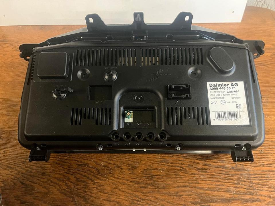 Mercedes Benz Actros MP4 Kombiinstrument / Tacho A0084465521 - Dashboard: picture 5 Mercedes Benz Actros MP4 Kombiinstrument / Tacho A0084465521 - Dashboard: picture 5