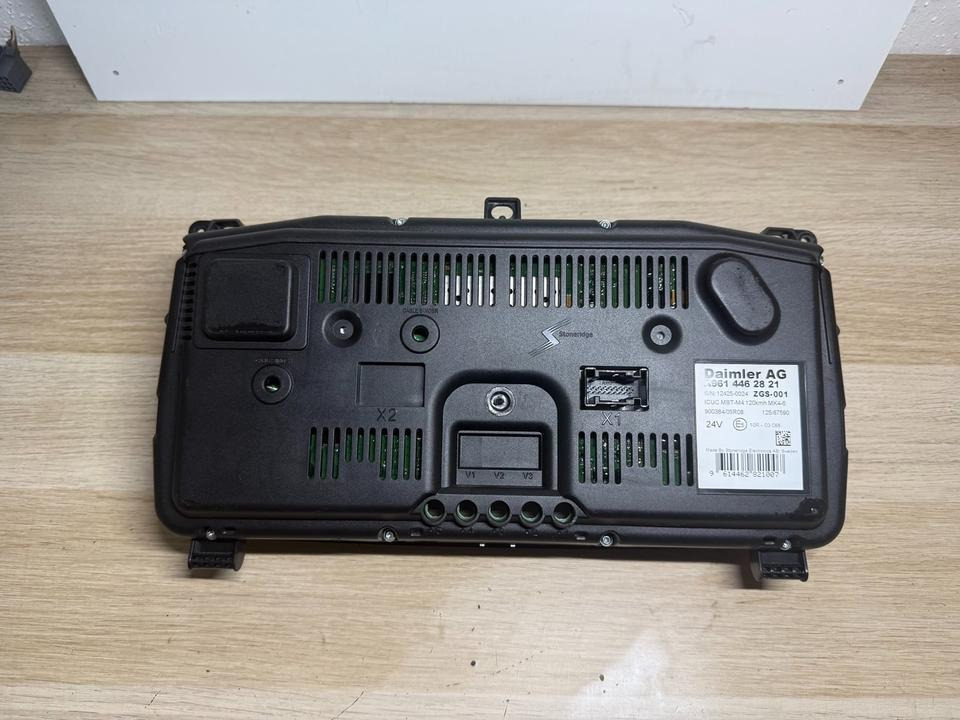 Mercedes Benz Actros MP4 Kombiinstrument / Tacho A9614462821 - Dashboard for Truck: picture 2 Mercedes Benz Actros MP4 Kombiinstrument / Tacho A9614462821 - Dashboard for Truck: picture 2