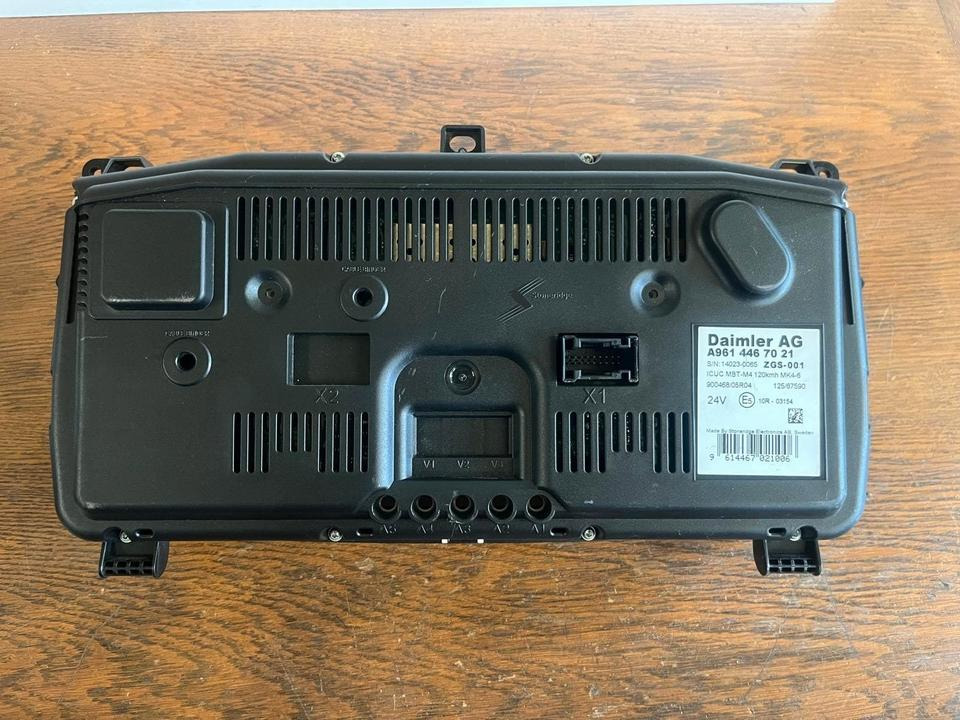 Mercedes Benz Actros MP4 Kombiinstrument / Tacho A9614467021 - Dashboard for Truck: picture 4 Mercedes Benz Actros MP4 Kombiinstrument / Tacho A9614467021 - Dashboard for Truck: picture 4