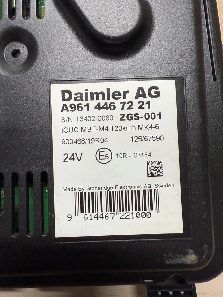 Mercedes Benz Actros MP4 Kombiinstrument / Tacho A9614467221 - Dashboard: picture 4 Mercedes Benz Actros MP4 Kombiinstrument / Tacho A9614467221 - Dashboard: picture 4