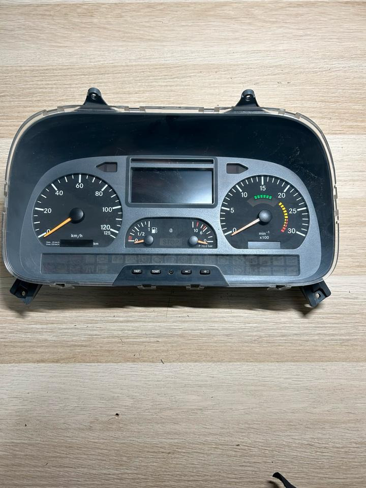Mercedes-Benz Kombiinstrument/ Tacho A0044466521 - Dashboard: picture 2 Mercedes-Benz Kombiinstrument/ Tacho A0044466521 - Dashboard: picture 2