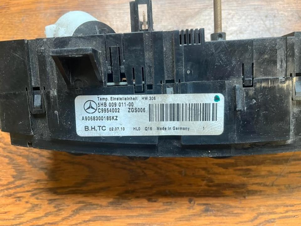 Mercedes Sprinter Klimabedienteil Klima Heizung A9068300185 - Heating/ Ventilation for Truck: picture 2 Mercedes Sprinter Klimabedienteil Klima Heizung A9068300185 - Heating/ Ventilation for Truck: picture 2