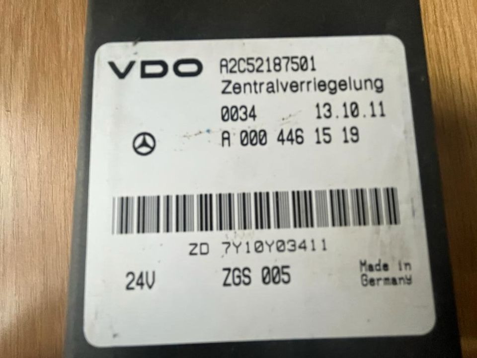 Mercedes VDO Zentralverriegelung Steuergerät A 000 446 15 19 - ECU for Truck: picture 2 Mercedes VDO Zentralverriegelung Steuergerät A 000 446 15 19 - ECU for Truck: picture 2