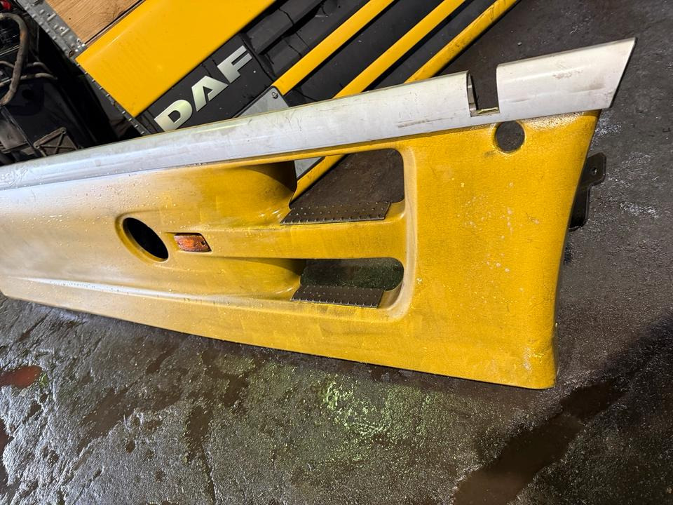 DAF XF 105.460 Seitenspoiler Links & Rechts - Spare parts: picture 5 DAF XF 105.460 Seitenspoiler Links & Rechts - Spare parts: picture 5