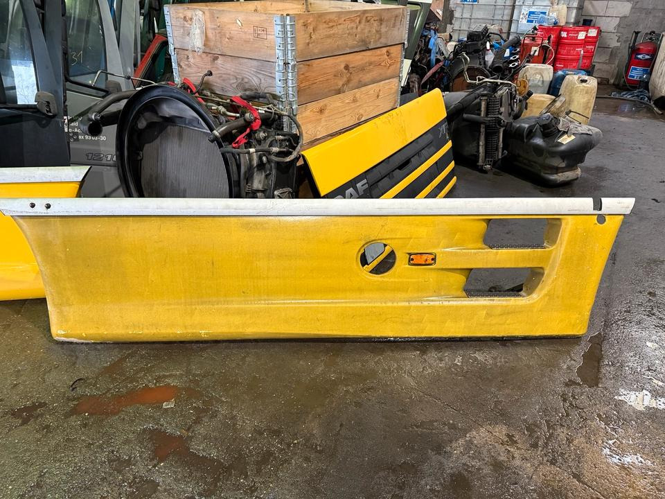 DAF XF 105.460 Seitenspoiler Links & Rechts - Spare parts: picture 4 DAF XF 105.460 Seitenspoiler Links & Rechts - Spare parts: picture 4