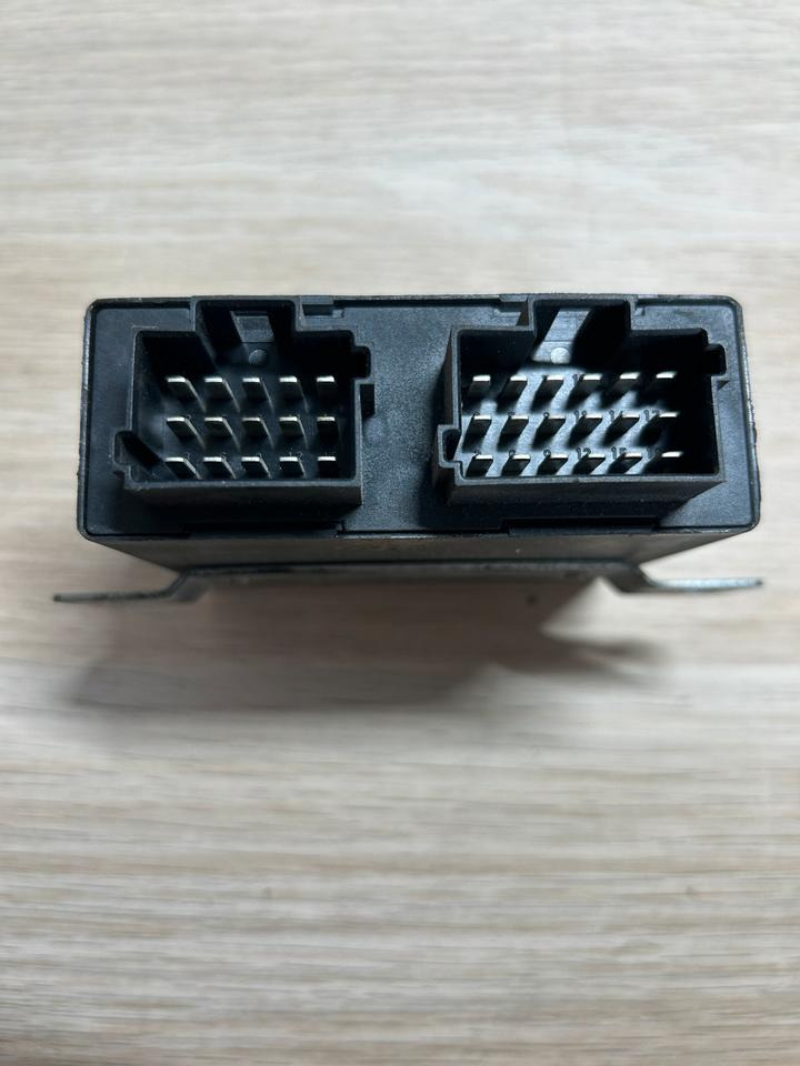 DAF XF Truck Steuergerät 6041.322.044 - Spare parts: picture 3 DAF XF Truck Steuergerät 6041.322.044 - Spare parts: picture 3