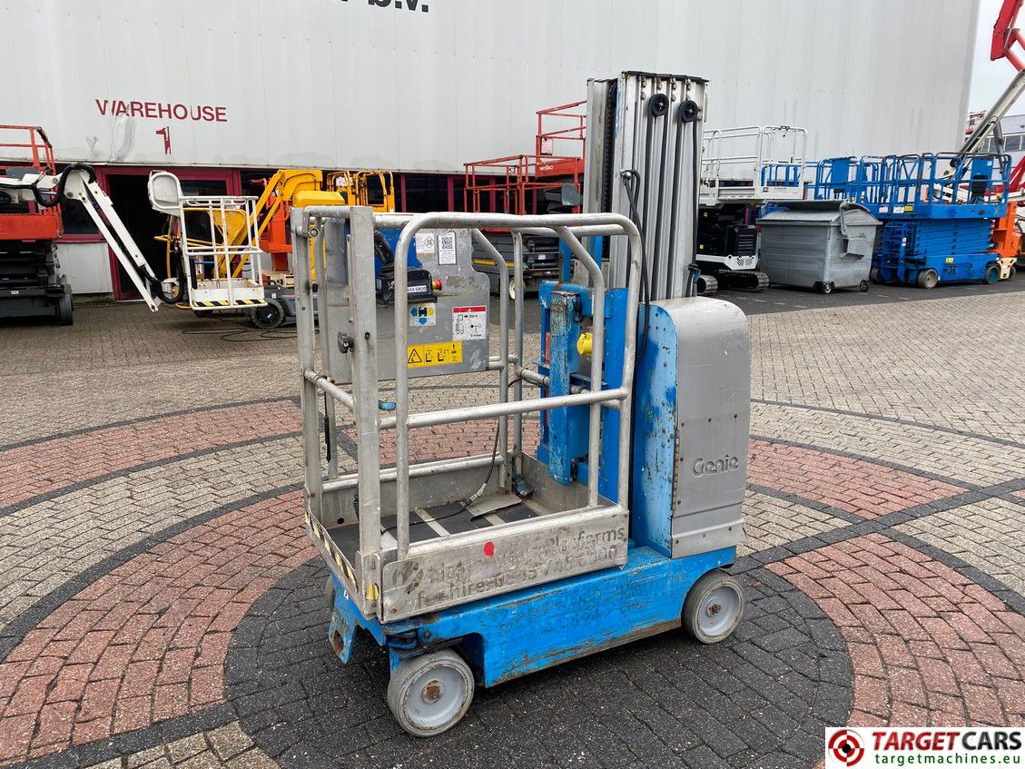 GENIE GR-20 RUNABOUT GR20 VERTICAL MAST AERIAL WORK PLATFORM 12-06 802CM GR07-8407 - Vertical mast lift: picture 1 GENIE GR-20 RUNABOUT GR20 VERTICAL MAST AERIAL WORK PLATFORM 12-06 802CM GR07-8407 - Vertical mast lift: picture 1