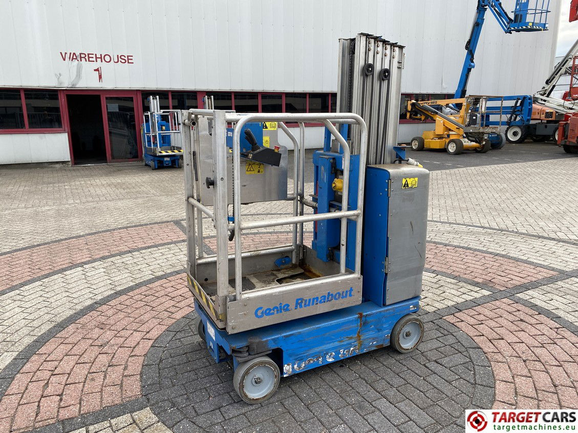 GENIE GR-20 RUNABOUT GR20 VERTICAL MAST AERIAL WORK PLATFORM 2018 802CM GRR-1080 - Vertical mast lift: picture 1 GENIE GR-20 RUNABOUT GR20 VERTICAL MAST AERIAL WORK PLATFORM 2018 802CM GRR-1080 - Vertical mast lift: picture 1